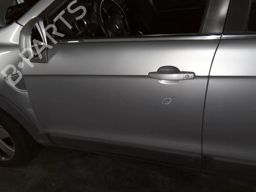 Used Left front door CHEVROLET CAPTIVA (C100, C140) 2.0 D 4WD (150 hp) 23790781