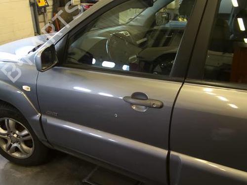 Used Left front door KIA SPORTAGE II (JE_, KM_) 2.0 CRDi 4WD (140 hp) 22025311