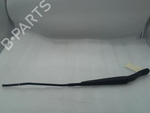 Used Front windshield wiper arm RENAULT MEGANE III Grandtour (KZ0/1) 1.5 dCi (KZ0C, KZ1A) (90 hp) 20940705
