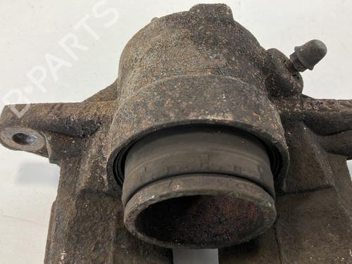 Used Right front brake caliper Right front brake caliper CITROËN C3 III (SX) 1.6 BlueHDi 100 (99 hp) 21067550 21067550