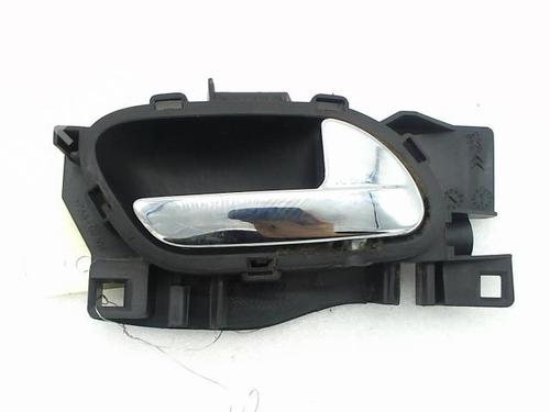 Used Rear right interior door handle Rear right interior door handle 23104170 23104170