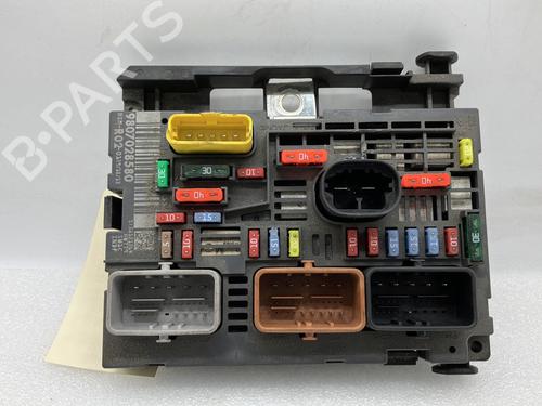 Used Fuse box PEUGEOT 5008 (0U_, 0E_) 1.6 HDi (114 hp) 22786556