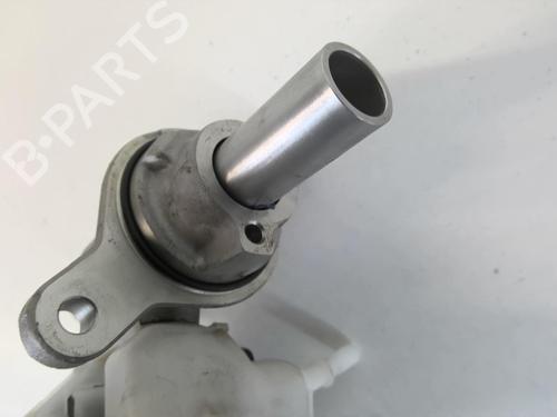 Used Brake master cylinder Brake master cylinder FORD FIESTA VII (HJ, HF) 1.0 EcoBoost (140 hp) 20968931 20968931