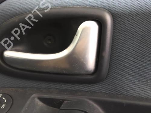 Høyre foran invendig håndtak RENAULT CLIO II (BB_, CB_) 1.5 dCi (B/CB07) (65 hp) 25267876