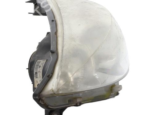 Left headlight PEUGEOT 206+ (2L_, 2M_) 1.4 HDi eco 70 | BP32467137C28