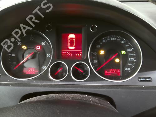 Used Instrument cluster VW PASSAT B6 Variant (3C5) 1.9 TDI (105 hp) 31652641