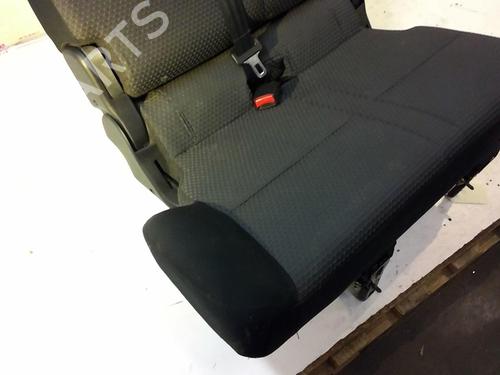 Used Rear seat Rear seat MITSUBISHI PAJERO III (V7_W, V6_W) 3.2 Di-D (V68W, V78W) (165 hp) 20958504 20958504