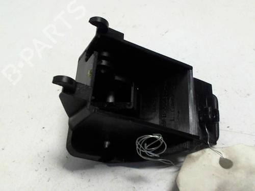 Used Front left interior door handle Front left interior door handle 22023328 22023328