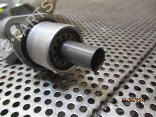 Brake master cylinder RENAULT TWINGO II (CN0_) 1.2 16V (CN04, CN0B) | BP25267783M77 