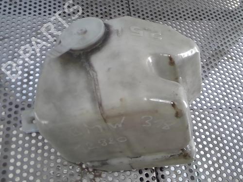 Used Windscreen washer tank BMW 3 (E36) 318 i (113 hp) 20963687