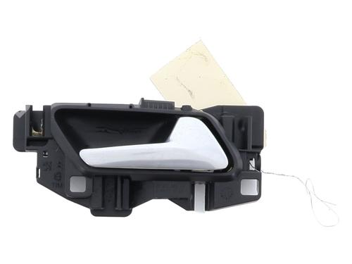 Used Front right interior door handle Front right interior door handle PEUGEOT 5008 II (MC_, MJ_, MR_, M4_) 1.6 BlueHDi 120 (MCBHZH, MCBHZW) (120 hp) 33123743 33123743