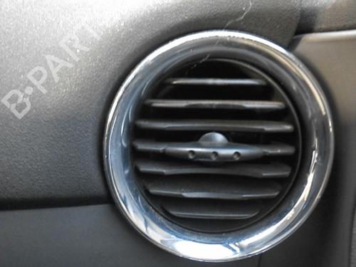 Used Air vent SEAT IBIZA III (6L1) 1.4 16V (75 hp) 22021108