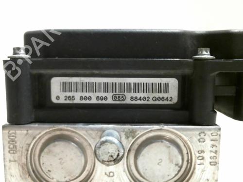 Used ABS pump FIAT GRANDE PUNTO (199_) 1.3 D Multijet (75 hp) 20964162