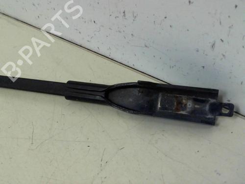 Used Front windshield wiper arm BMW 1 (E87) 120 d (163 hp) 20963864