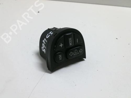 Used Headlight switch Headlight switch ALFA ROMEO 147 (937_) 1.9 JTD (937.AXD1A, 937.BXD1A, 937.AXV1A, 937.BXB1A,... (115 hp) 22020972 22020972