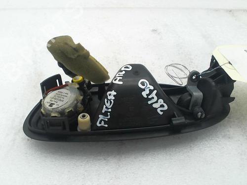 Used Rear right interior door handle Rear right interior door handle SEAT ALTEA (5P1) 1.6 (102 hp) 20940922 20940922