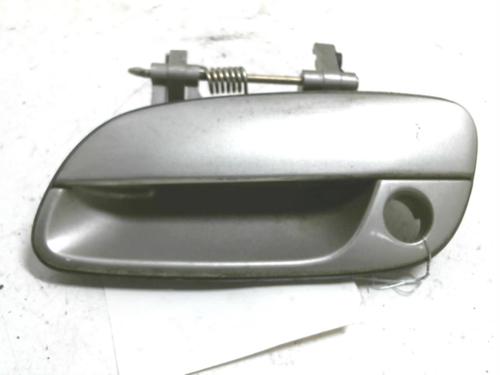 Used Front left exterior door handle HYUNDAI ELANTRA III (XD) 2.0 CRDi (113 hp) 20958164