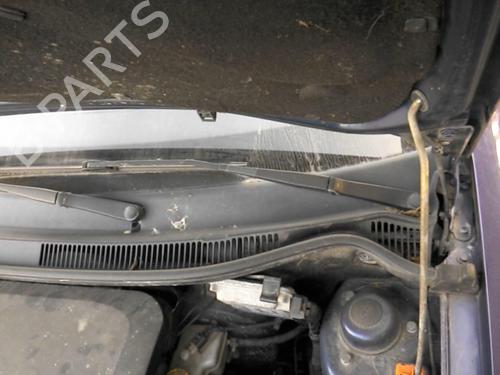 Used Front windshield wiper arm SEAT IBIZA III (6L1) 1.4 16V (75 hp) 20966116