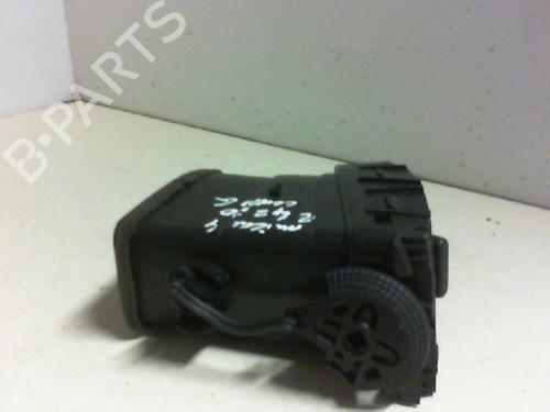 Used Air vent NISSAN MICRA III (K12) 1.5 dCi (68 hp) 20970656