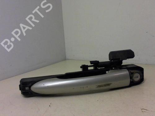 Używane Klamka zewnętrzna drzwi przednich lewych RENAULT LAGUNA II (BG0/1_) 1.8 16V (BG04, BG0B, BG0C, BG0V) (117 hp) 20973281