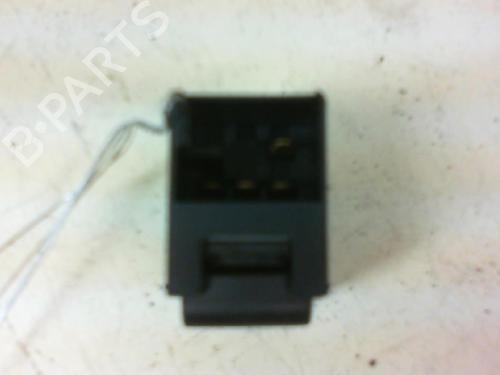 Interrupteur de vitre arrière droite VW BORA Variant (1J6) 1.9 TDI | BP20946575I28 