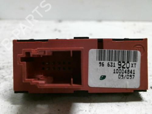 Used Switch SEAT IBIZA III (6L1) 1.9 TDI (100 hp) 22021915