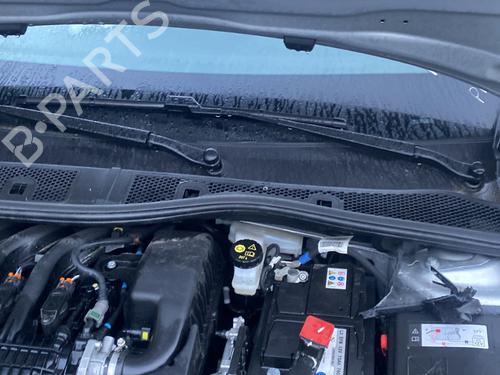 Used Front windshield wiper arm OPEL CORSA F (P2JO) 1.2 (68) (75 hp) 30750690