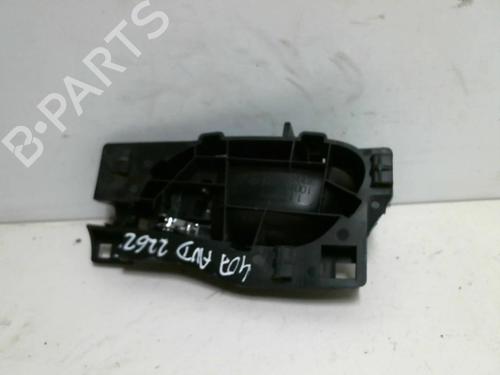 Used Front right interior door handle Front right interior door handle 20966605 20966605