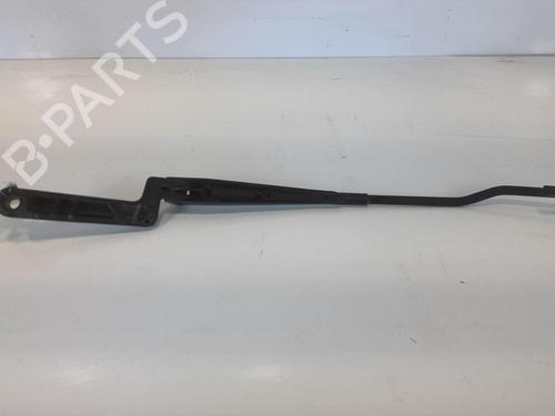 Used Front windshield wiper arm VW POLO III (6N1) 64 1.9 SDI (64 hp) 20965919