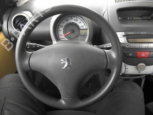 Used Steering wheel Steering wheel PEUGEOT 107 (PM_, PN_) 1.0 (68 hp) 20958234 20958234