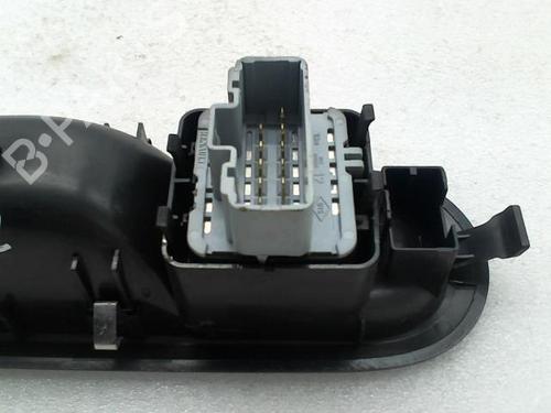 Used Left front window switch Left front window switch RENAULT TWINGO II (CN0_) 1.2 16V (CN04, CN0B) (75 hp) 20968418 20968418
