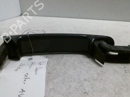 Used Front left exterior door handle SEAT LEON (1P1) 2.0 TDI (170 hp) 20963228