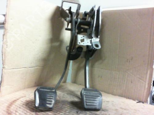 Used Pedal FORD FOCUS I (DAW, DBW) 1.8 16V (115 hp) 22031564