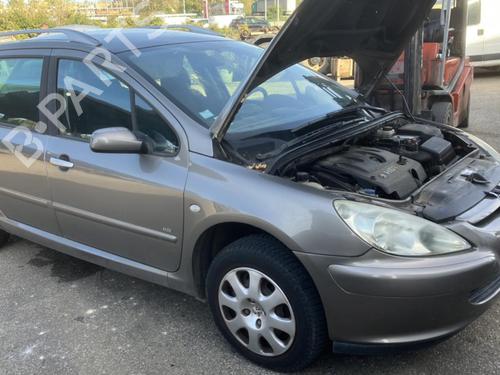 Front left quarter glass PEUGEOT 307 Break (3E) 2.0 HDI 90 | BP20941683C111 
