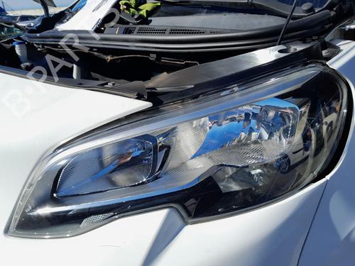 Used Left headlight PEUGEOT EXPERT Van (V_) [2016-2025]  30565021