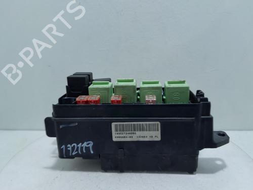 Used Fuse box MINI MINI (R50, R53) One (90 hp) 21100371