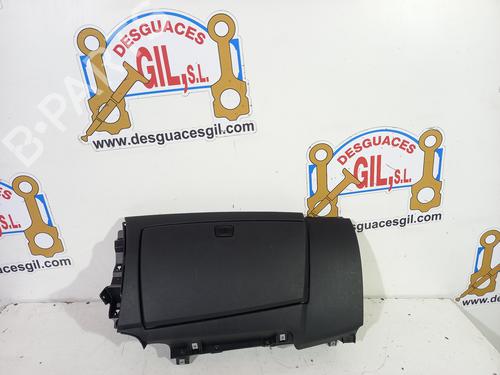 Used Glove box BMW 1 (E81) 116 i (115 hp) 20737134