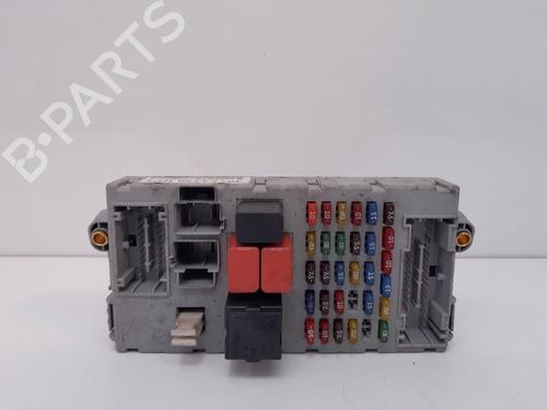 Boîte à Fusibles FIAT PUNTO (188_) 1.9 DS 60 (188.031, .051, .231, .251) (60 hp) 24821435