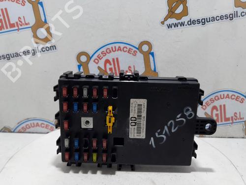 Used Fuse box CHEVROLET AVEO / KALOS Saloon (T250, T255) 1.4 (94 hp) 20760480