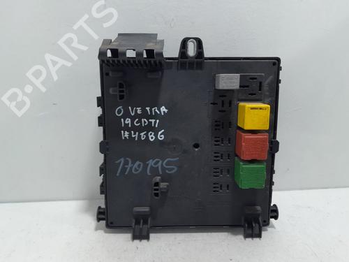 Fuse box OPEL VECTRA C Estate (Z02) 1.9 CDTI (F35) | BP21267093E1