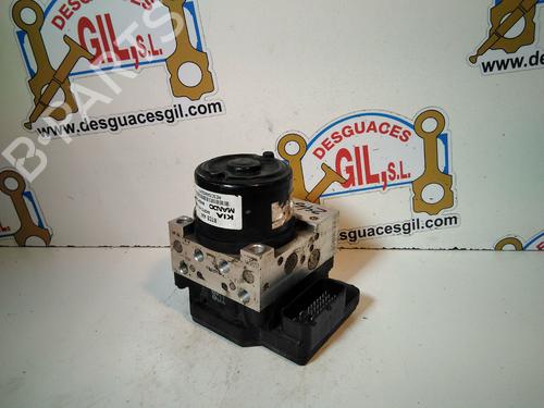 Used ABS pump KIA CARENS II MPV (FJ) 2.0 CRDi (113 hp) 20788388