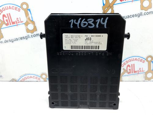 Used Fuse box PEUGEOT 307 Break (3E) 2.0 HDI 110 (107 hp) 20757530
