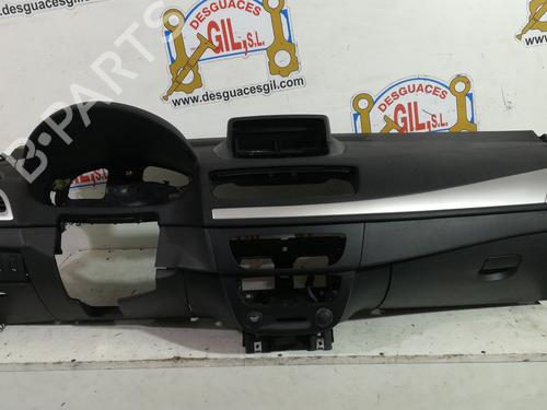 Tableau de bord RENAULT MEGANE III Hatchback (BZ0/1_, B3_) 1.5 dCi (106 hp) 20749326