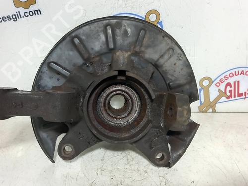 Used Right front steering knuckle LAND ROVER FREELANDER I (L314) 2.0 DI 4x4 (98 hp) 20748736