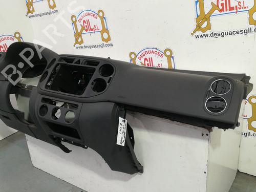 Dashboard VW GOLF PLUS V (5M1, 521)  | BP20758640C46 