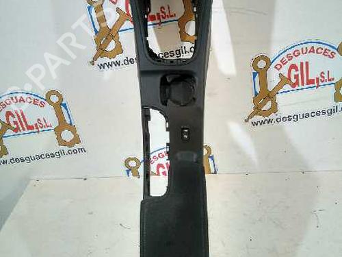 Used Armrest / Center console RENAULT MEGANE III Hatchback (BZ0/1_, B3_) 1.5 dCi (BZ09, BZ0D, BZ1W, BZ29, BZ14) (110 hp) 20732237