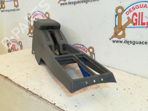 Armrest / Center console NISSAN TERRANO II (R20) 2.7 TDi 4WD | BP20757088I20 