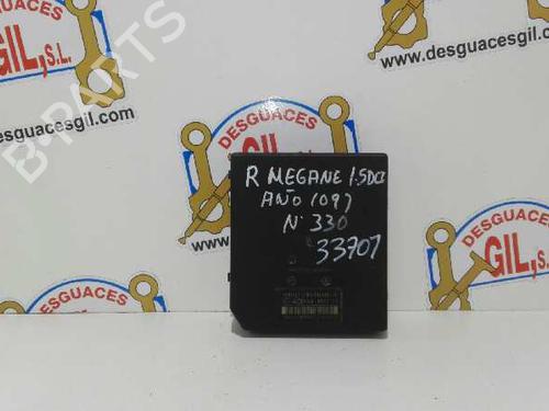 Used Fuse box RENAULT MEGANE III Hatchback (BZ0/1_, B3_) 1.5 dCi (86 hp) 20794657