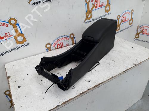 Armrest / Center console MERCEDES-BENZ C-CLASS (W203) C 180 Kompressor (203.046) | BP20766501I20 