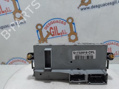 Used Fuse box LANCIA MUSA (350_) 1.9 D Multijet (350.AXC1A) (101 hp) 20772547